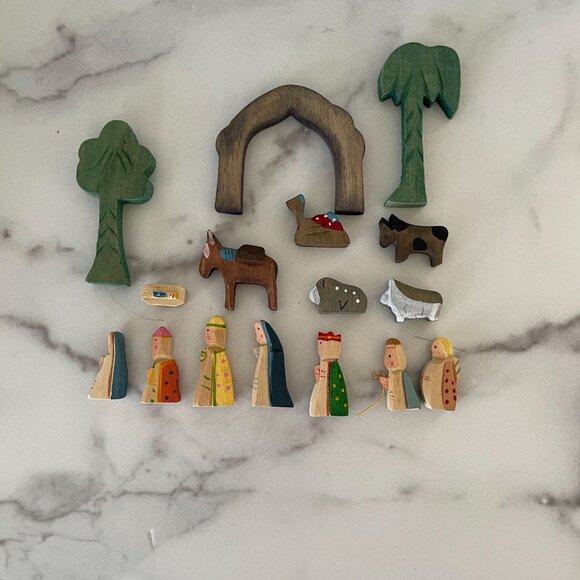 Vintage Pier One Hand-Painted Wooden Nativity Set 16 Set - Picture 4 of 6